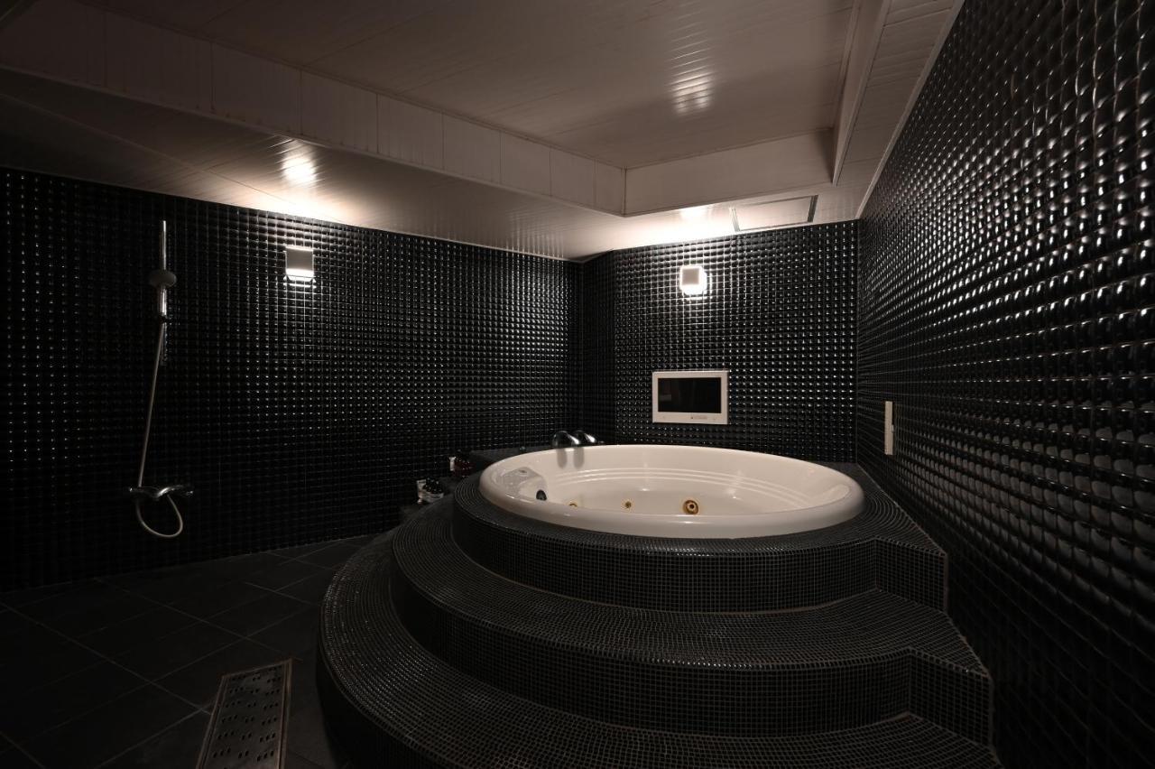Hotel The Scene โยโกฮาม่า ภายนอก รูปภาพ